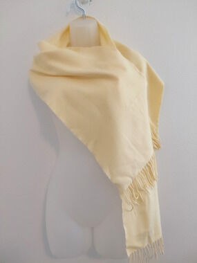 100% Cashmere Scarf Made in England Butter Yellow Pastel Fringed Old Money Cozy